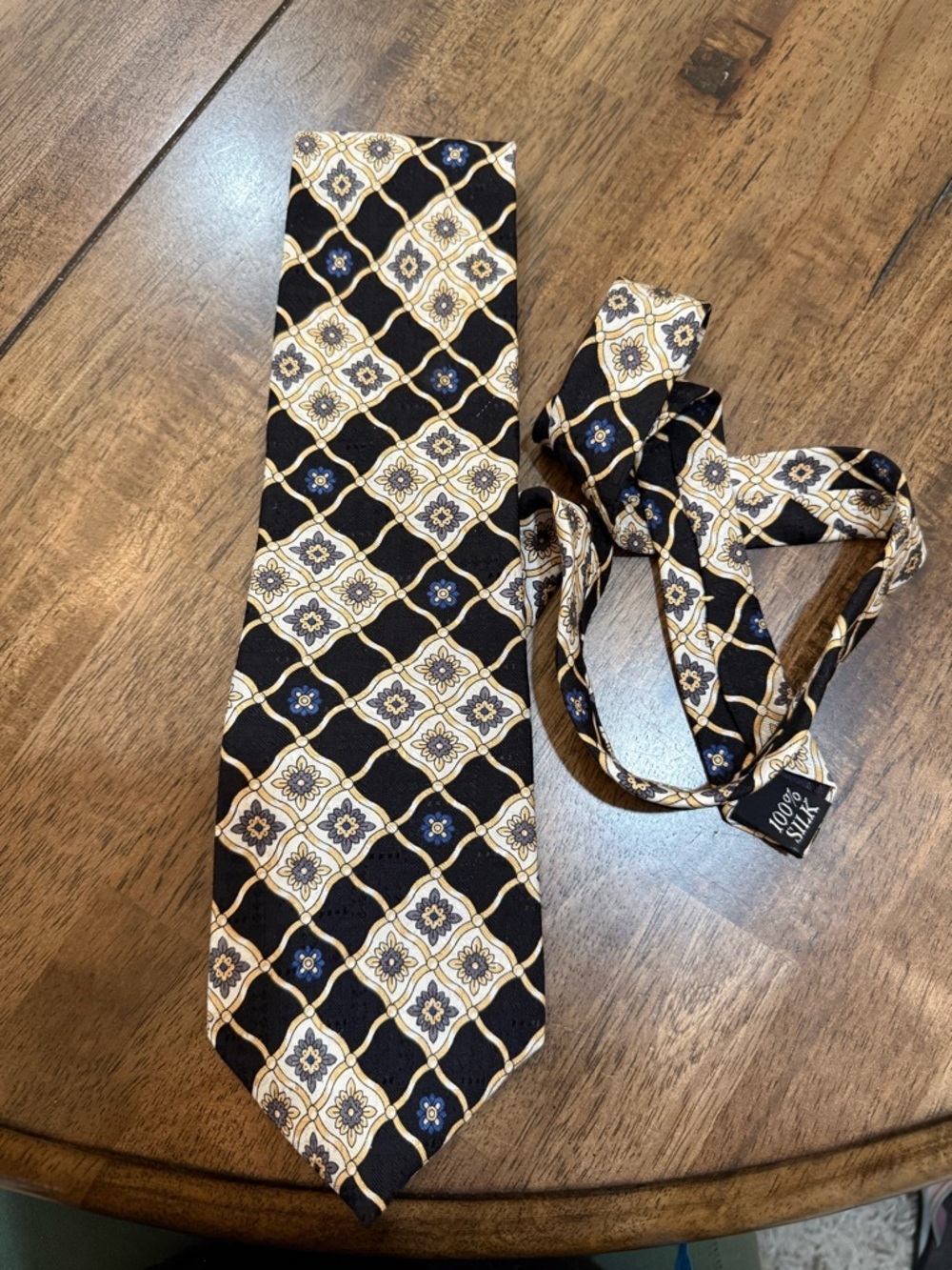 vtg 90s Oscar DeLaRenta Silk Tie Art Black Gold  MobBoss Necktie 4x59 Medallion - Picture 7 of 7
